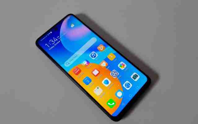 Huawei P smart 2021 şi Watch GT 2 Pro: Produse diametral opuse, dar la fel de bune (TECH REVIEW)